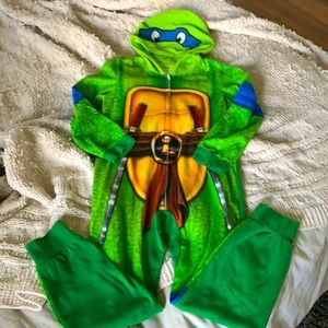 TMNT zip up full length pajamas